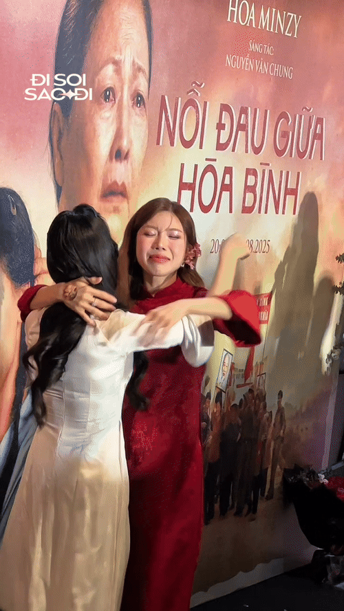 Trang Pháp ôm an ủi Hòa Minzy