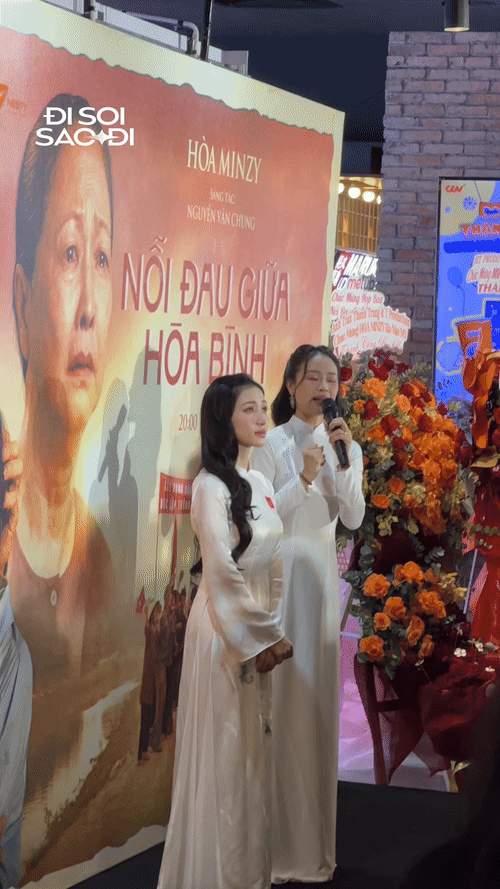 Hòa Minzy buồn bã tại họp báo