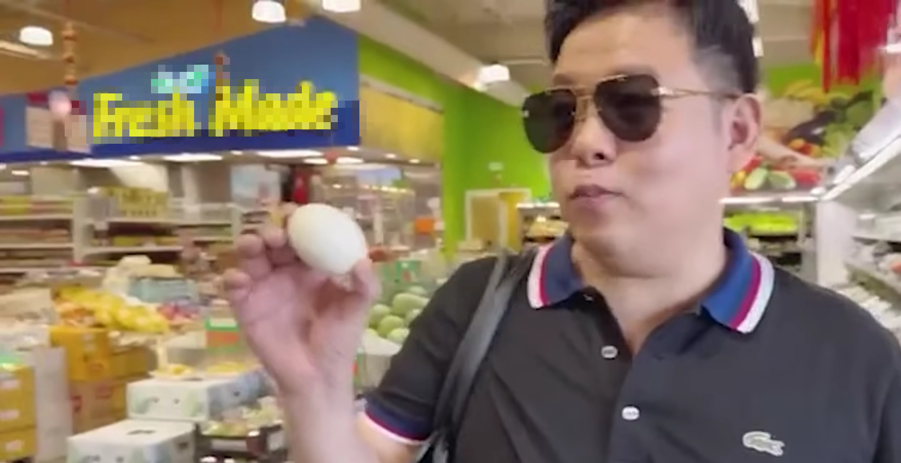 Thúy Nga và Quang Lê tại chợ Mỹ