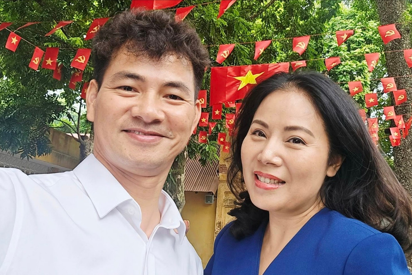 NSND Xuân Bắc khoe ảnh tái ngộ diễn viên Nguyễn Thanh Hiền - vợ ba của Núi trong Sóng ở đáy sông.