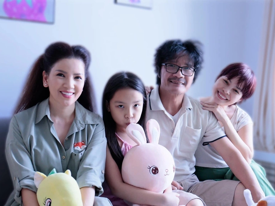 Gia đình NS Công Ninh thân thiết với Ngọc Trinh
