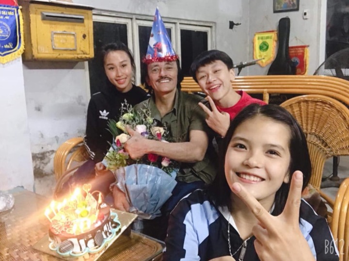 Giang Còi cùng các con