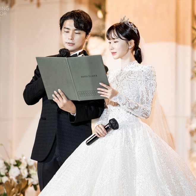 Đám cưới sang trọng của ChoA