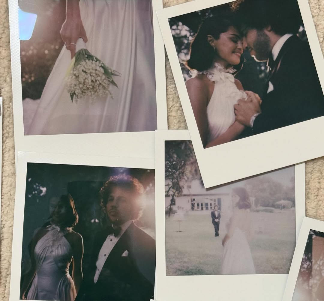 Selena Gomez váy cưới, Benny Blanco suit đen