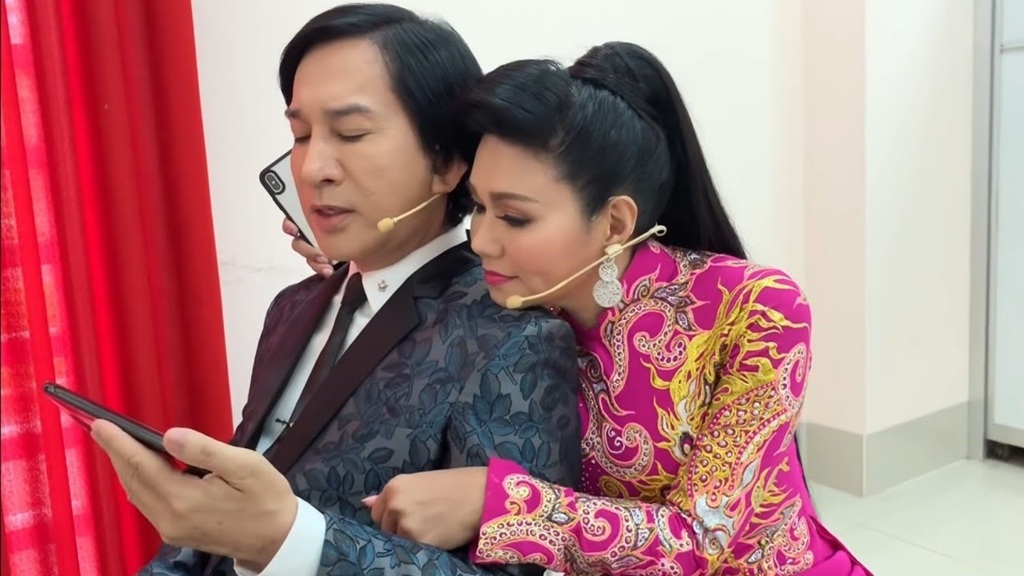 Kim Tử Long và Ngọc Huyền trên sân khấu