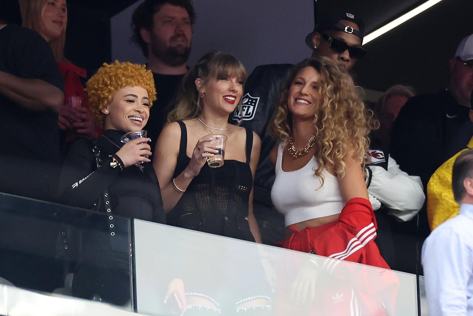 Mâu thuẫn Taylor Swift và Blake Lively