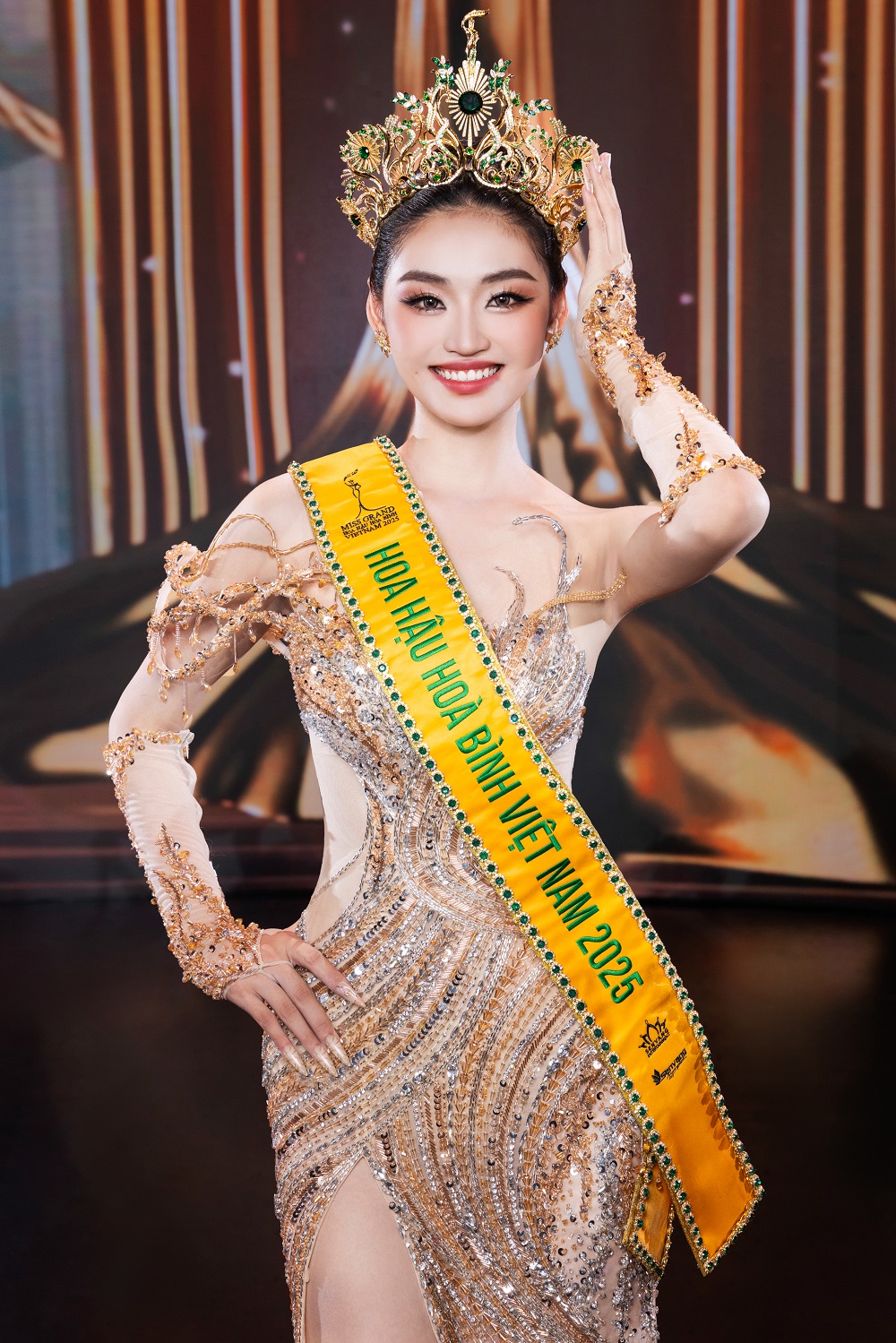 Nguyễn Thị Yến Nhi trong căn nhà đơn sơ