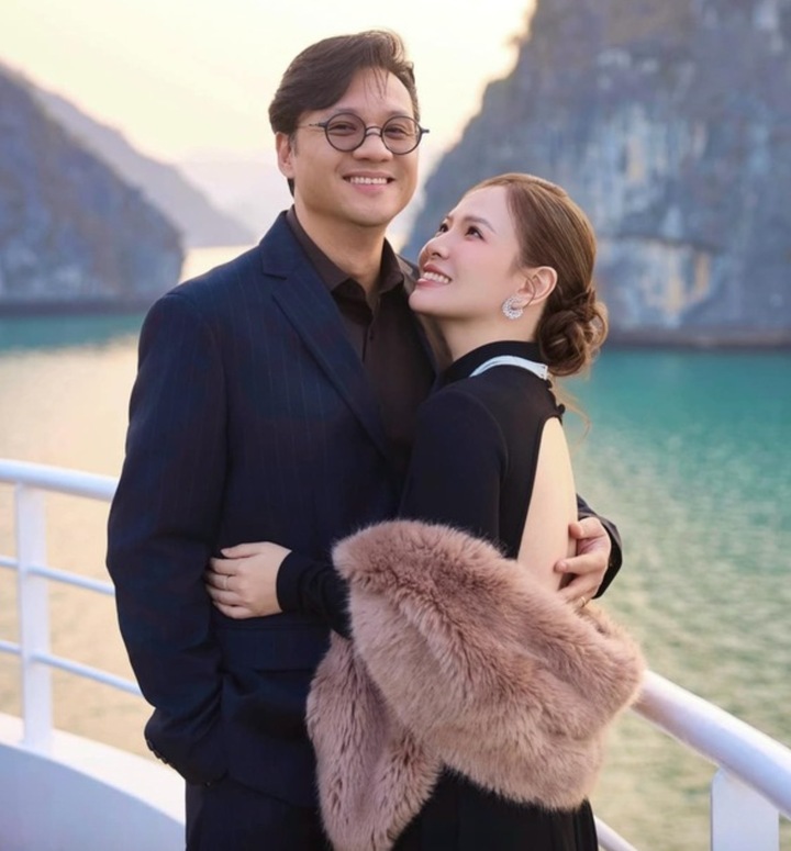 Khải Anh cùng vợ MC Đan Lê