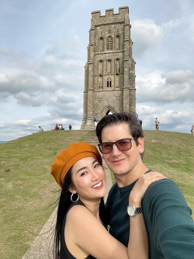 Quỳnh Lam bên bạn trai cũ