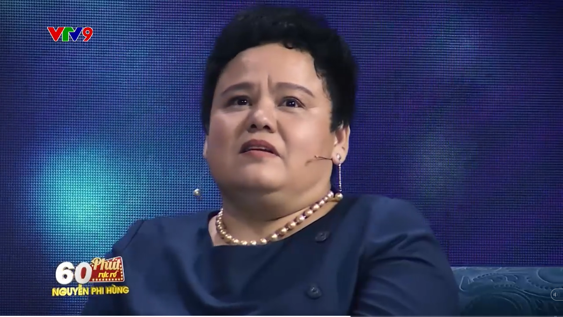 Bà bầu Thủy Nguyễn phát biểu trên truyền hình