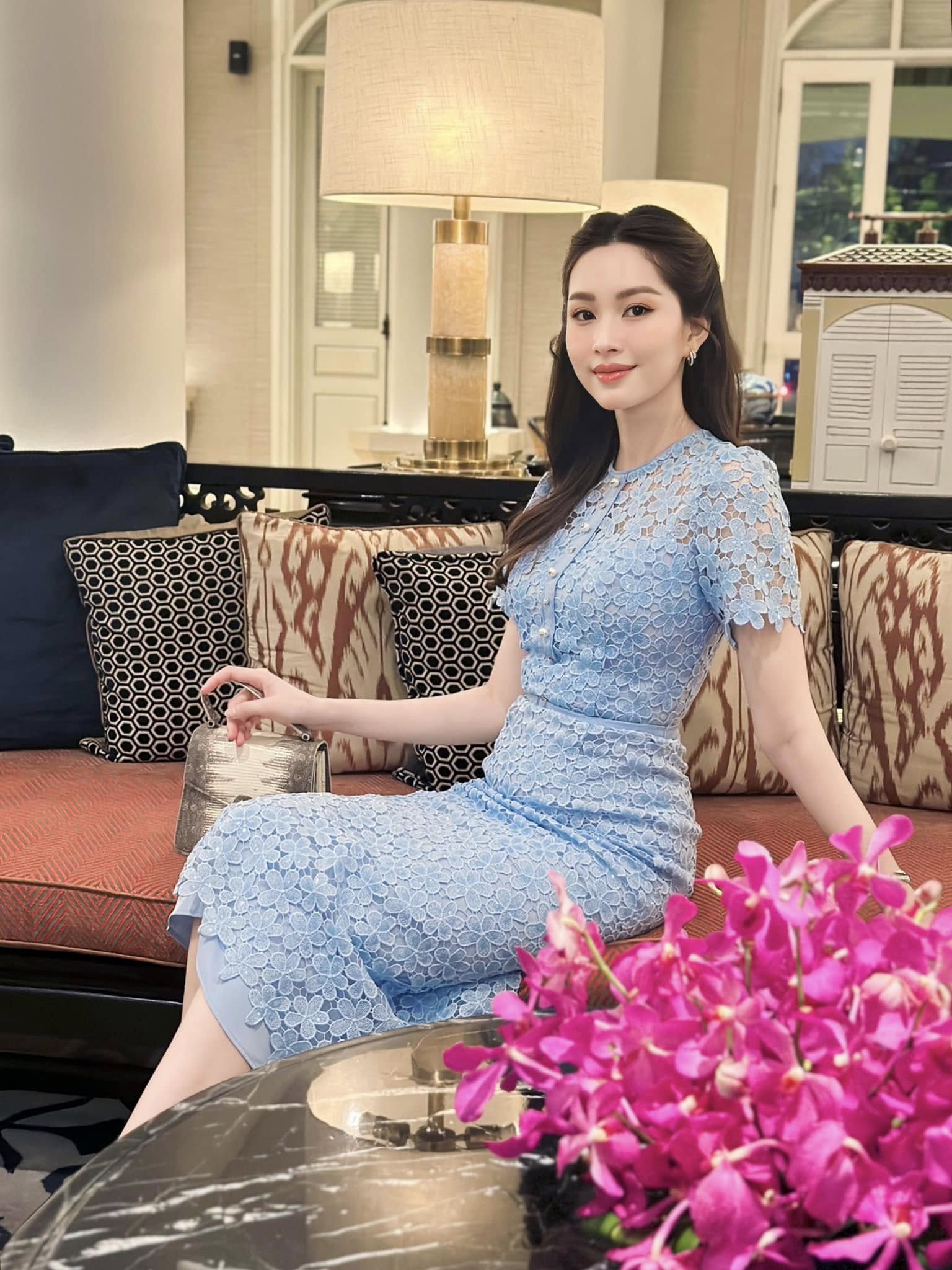 Đặng Thu Thảo tỏa sáng với vẻ ngoài thanh thoát