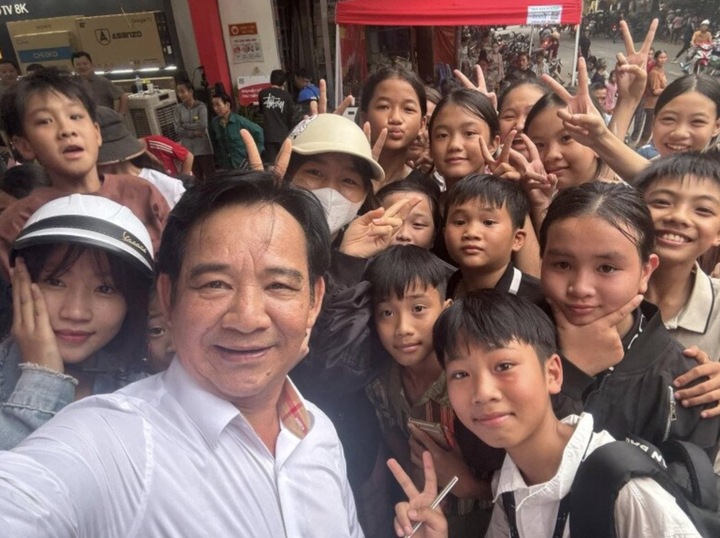 Quang Tèo biểu diễn