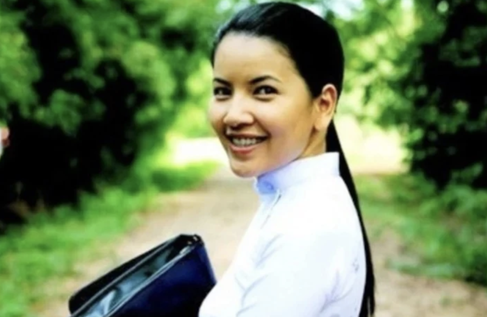 Diễn viên Ngọc Trinh vai Vy trong Mùi Ngò Gai