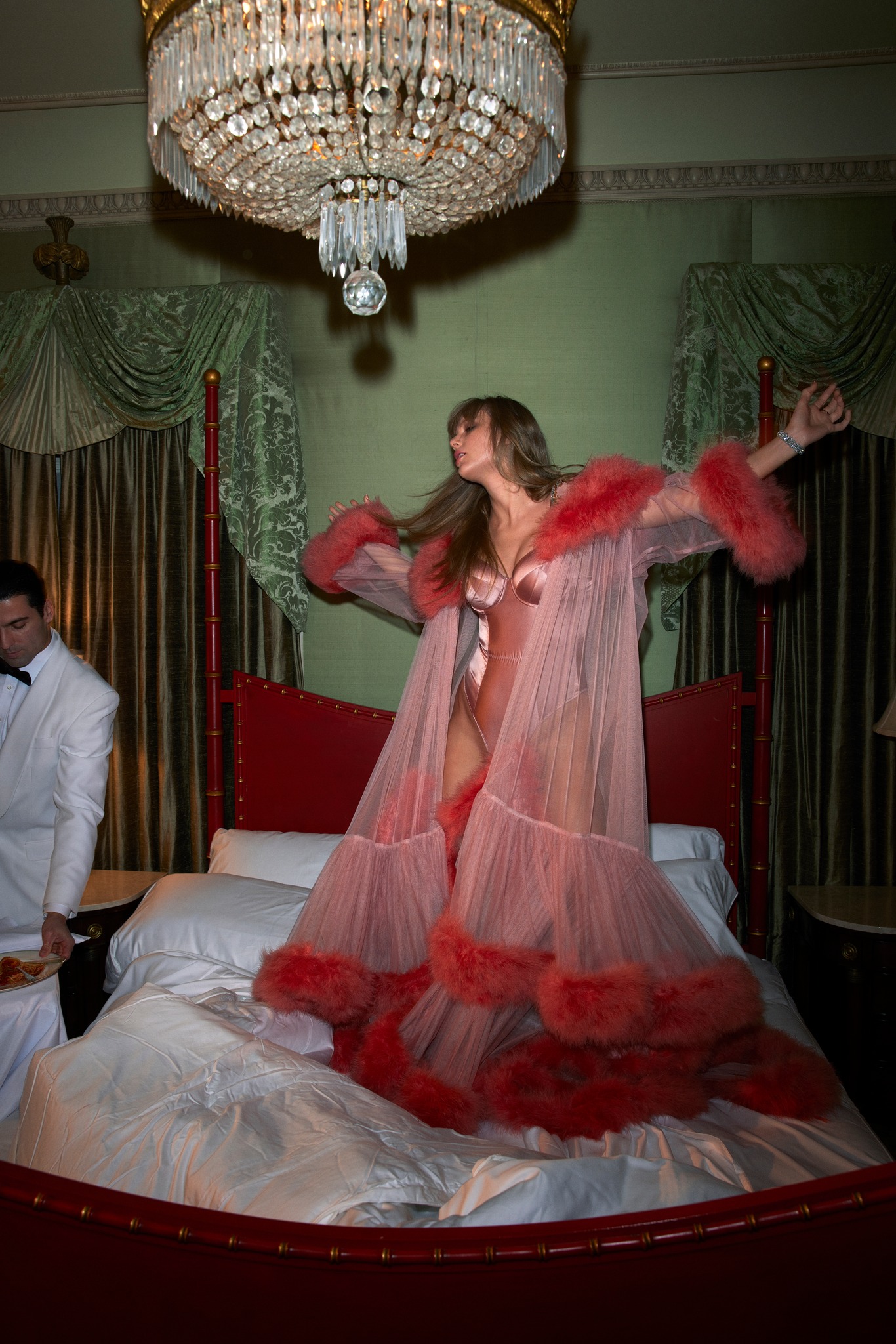 Swift gây tranh cãi trong cộng đồng fan Phản ứng trái chiều từ fan về album mới