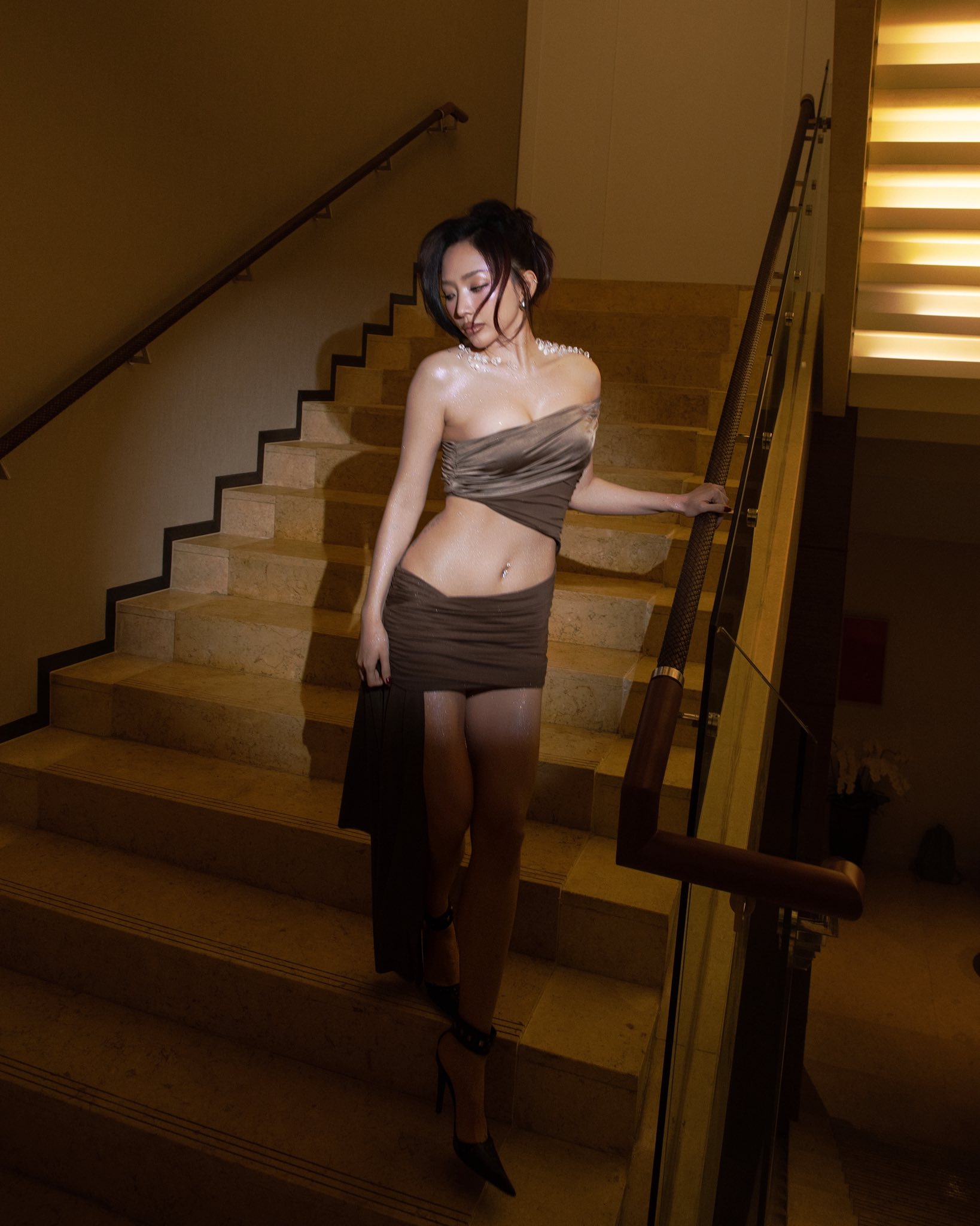 Tóc Tiên diện bộ váy chặt chém, khoe đường cong gợi cảm tại sự kiện Tóc Tiên khoe dáng quyến rũ trong váy hai mảnh