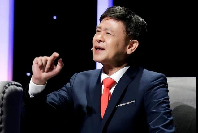 Danh ca Thái Châu biểu diễn