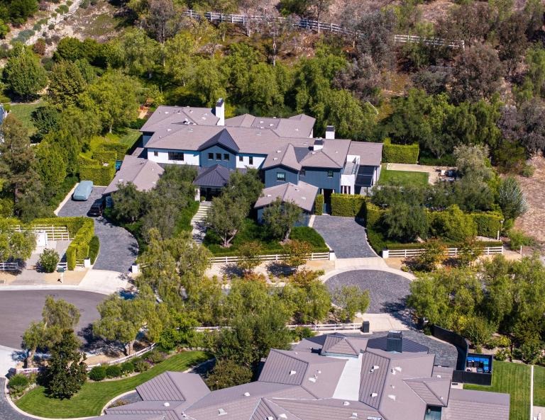 Biệt thự của cặp đôi được bán trước khi ly hôn