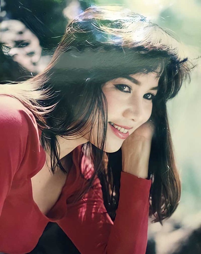 Bảo Yến biểu diễn Bolero