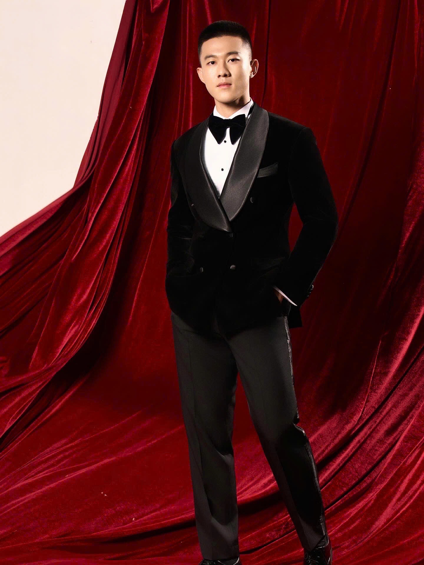 Đoàn Công Vinh bị ngộ độc, nhập viện điều trị sau đêm Bán kết Mister Global 2025- Ảnh 3. Người hâm mộ động viên Đoàn Công Vinh