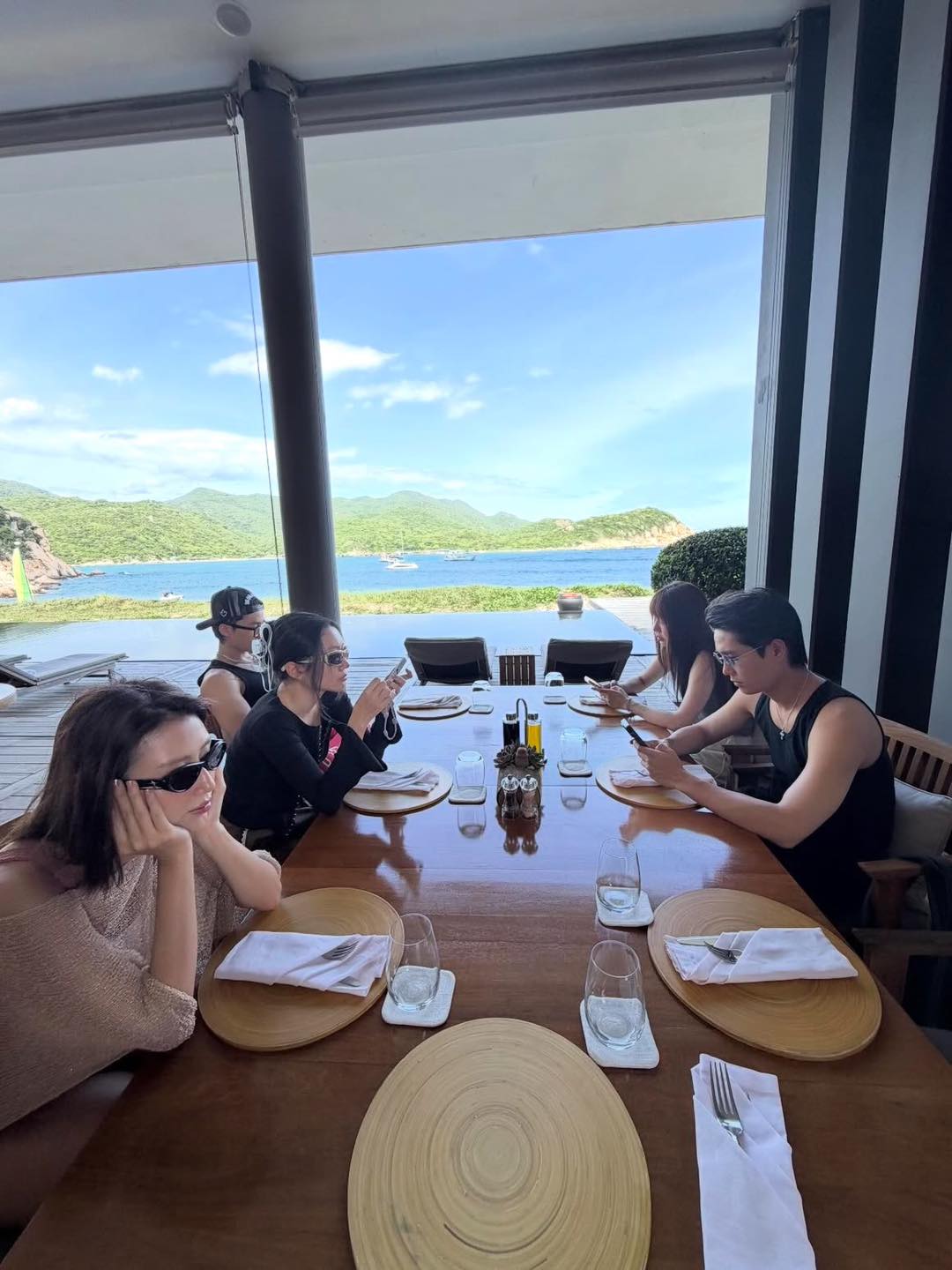 Bích Phương và Tăng Duy Tân cùng đi du lịch Bích Phương và Tăng Duy Tân đi du lịch cùng nhau