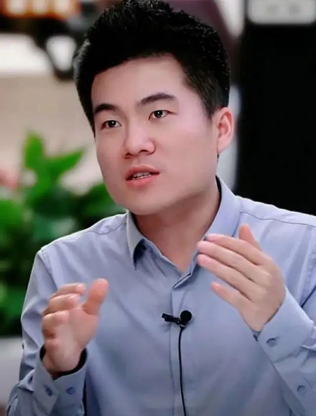 Đổng Vũ Huy quyết rời công ty vì cách xử sự sai lầm của CEO.