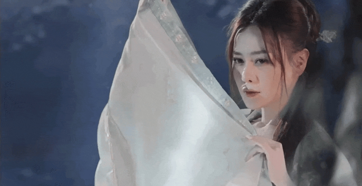 Ngã rẽ nửa vời của Phương Oanh- Ảnh 2. Phương Oanh đầu tư cho MV nhưng vẫn còn nhiều lỗi gây ra trải nghiệm chưa thực sự hoàn hảo cho khán giả