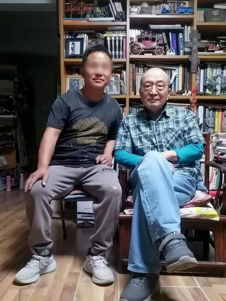 'Tể tướng Lưu gù' nổi tiếng một thời giờ ra sao?- Ảnh 1. Hình ảnh hiện tại của Lý Bảo Điền