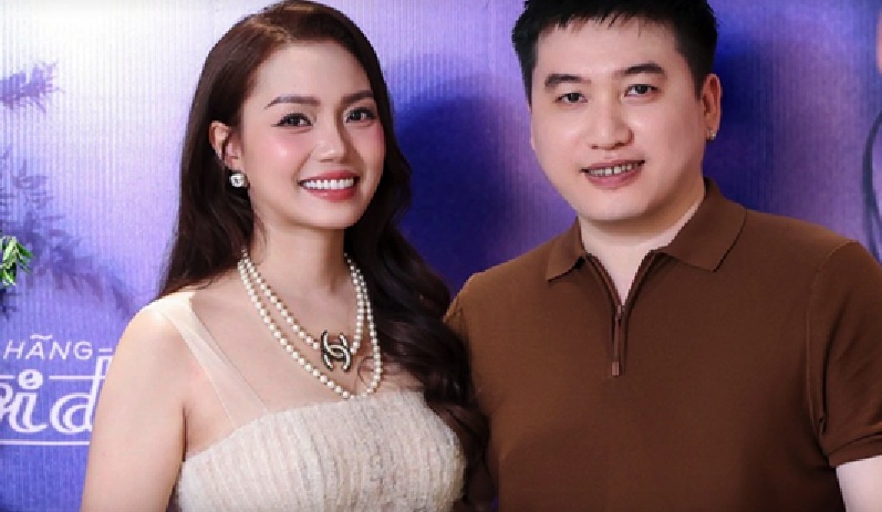 Cặp đôi nghệ sĩ bên nhau trong họp báo