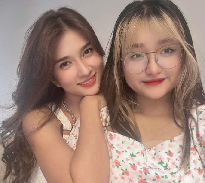 NSƯT Kim Tuyến bên con gái