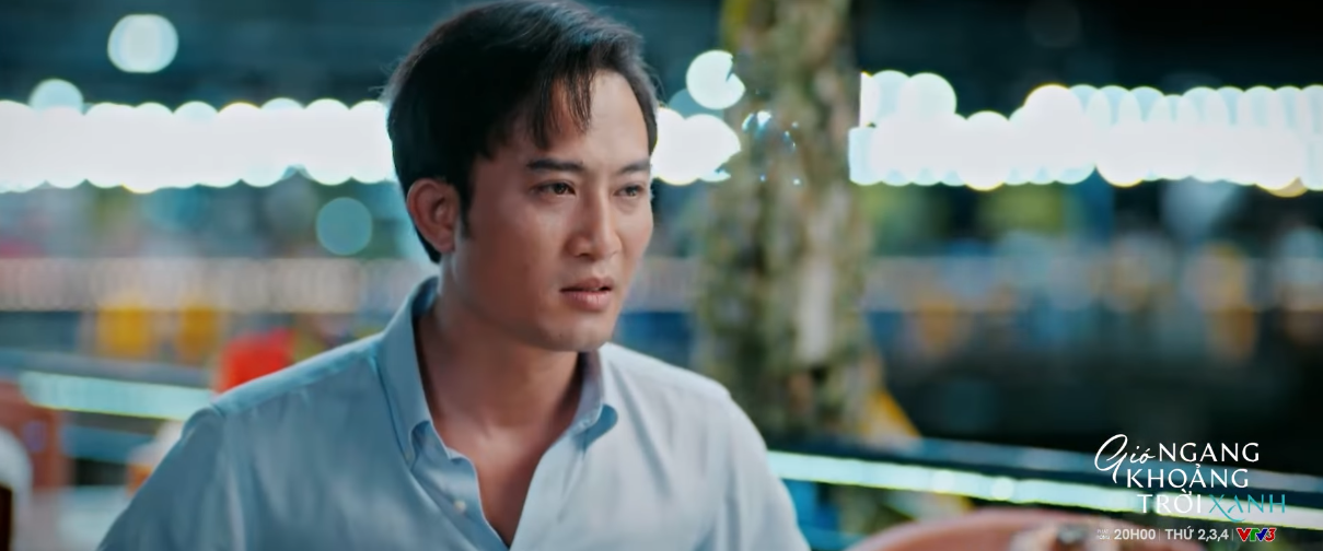 Lan Phương thân thiết với Đăng trong phân cảnh đầu tiên Lan Phương thân thiết với Đăng trong phân cảnh đầu tiên