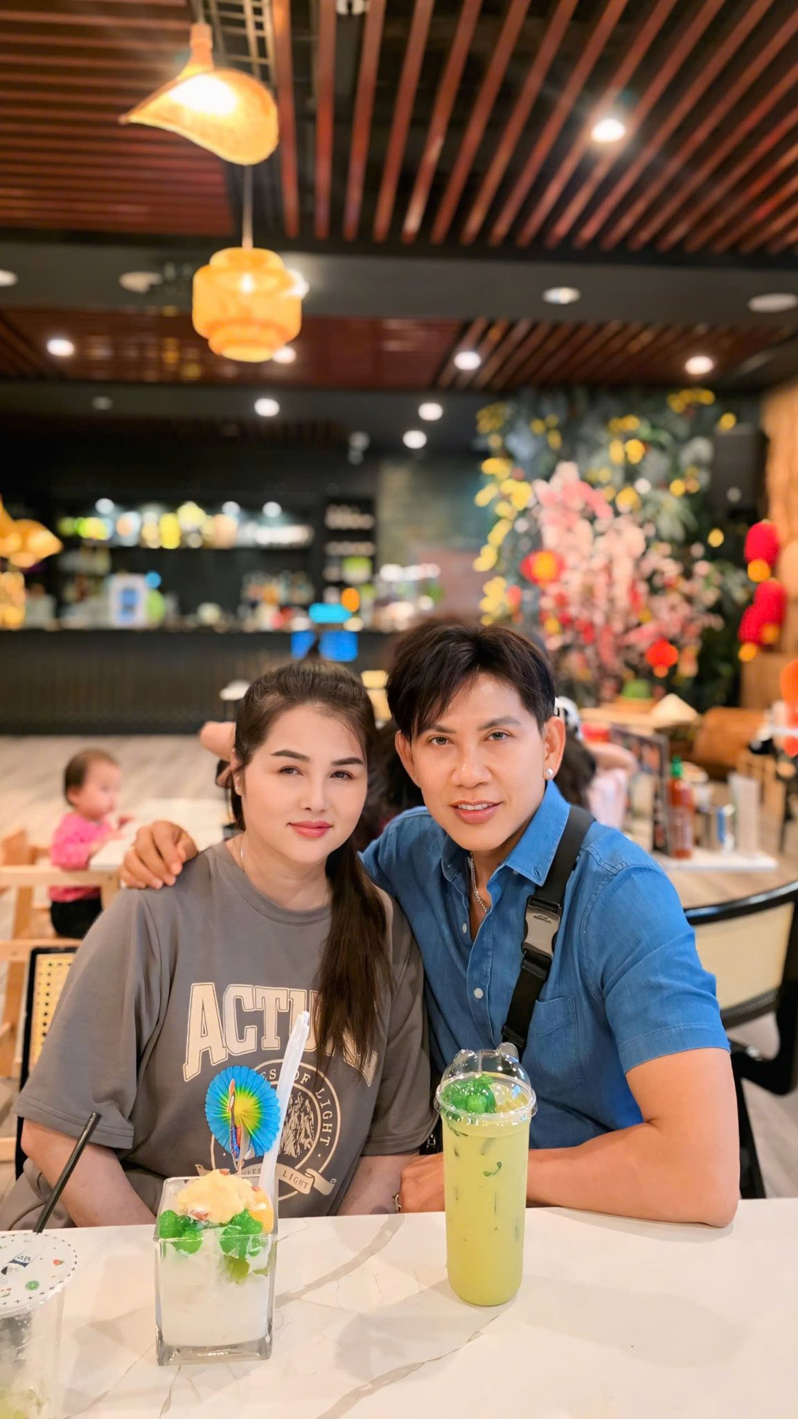 Bạn gái hỗ trợ quay MV tại Mỹ Bạn gái giúp đỡ Mai Tuấn trong công việc
