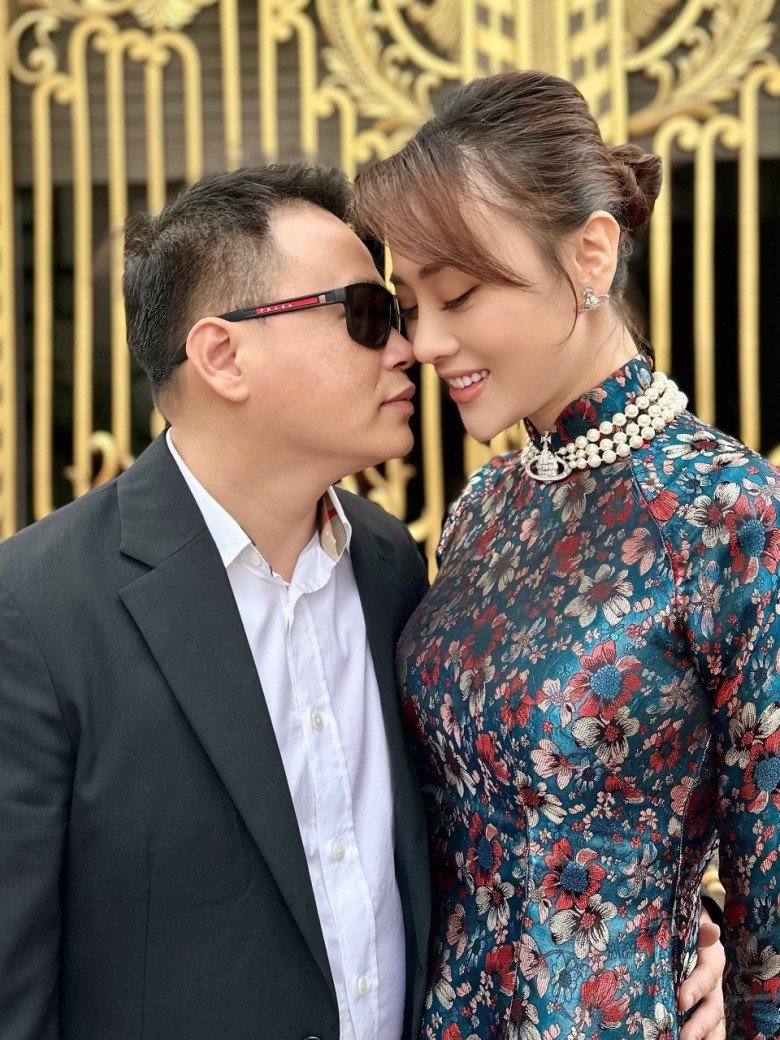 Khoảng thời gian đen tối của Phương Oanh khi yêu Shark Bình- Ảnh 4. Sự nghiệp Phương Oanh bị ảnh hưởng khi bắt đầu mối quan hệ