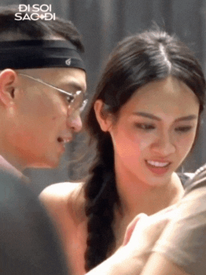 Doanh nhân Đức Phạm lại bị tóm thân mật với Á hậu Vbiz trên sân pickleball- Ảnh 4. Phút giây thân mật của doanh nhân Đức Phạm và Á hậu