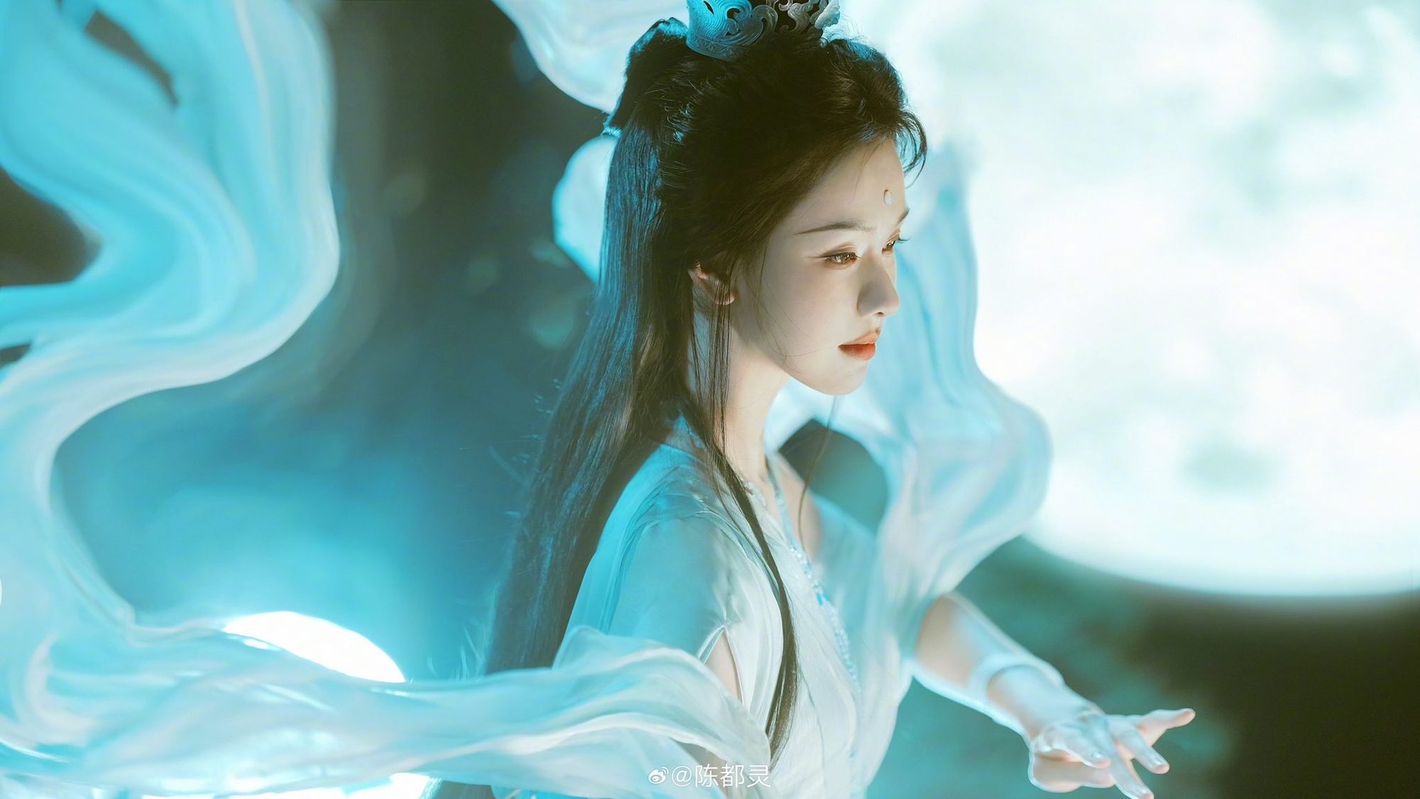 Tứ đại mỹ nhân phải có thêm người thứ 5 mới đúng: Tranh vẽ cũng khó đẹp được vậy, thần nữ phải chịu thua 3 phần- Ảnh 2. Cô mang đến vẻ đẹp mong manh, thoát tục, đậm chất mỹ nhân cổ trang.