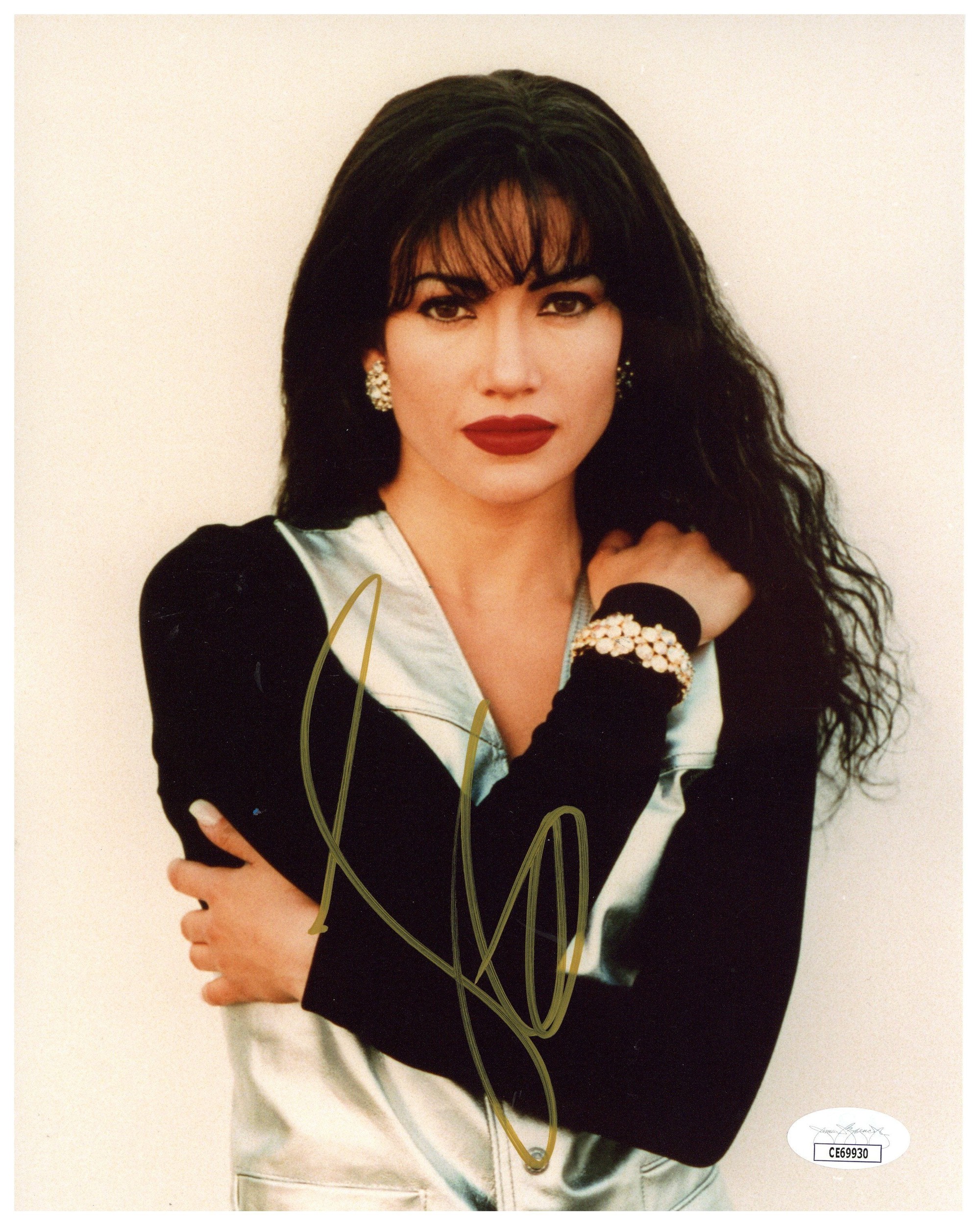 Tạo hình Jennifer Lopez trong phim Selena (1997) J.Lo trong vai Selena