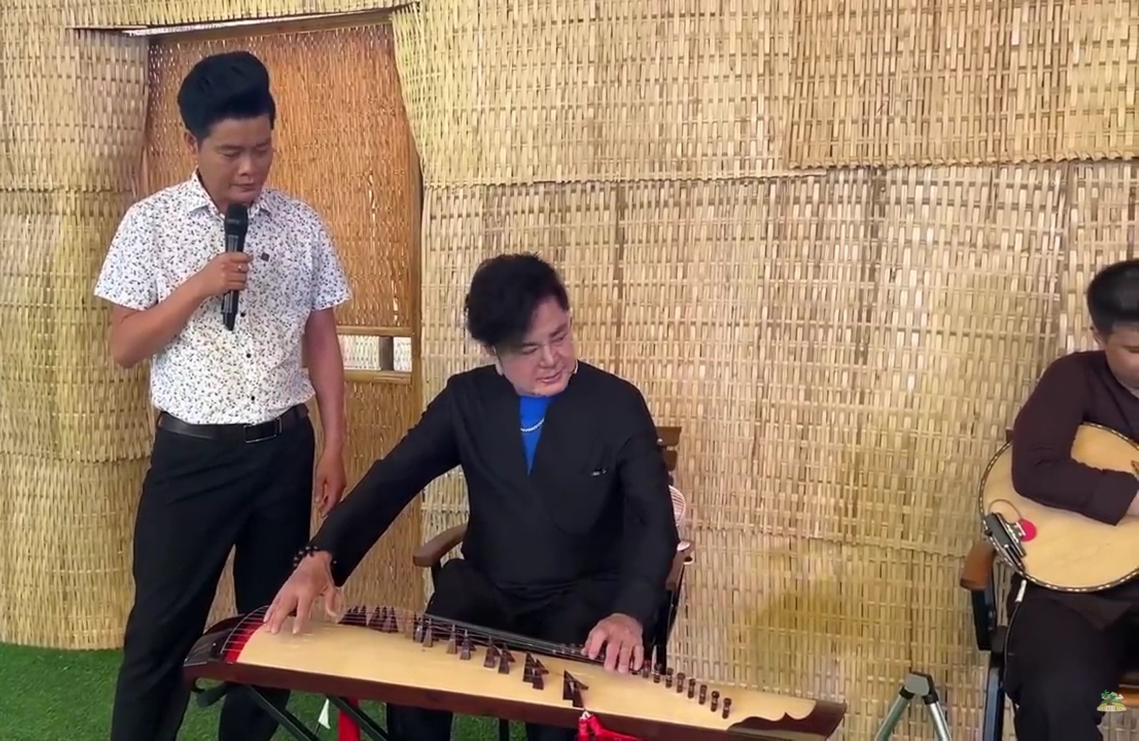 Nam đạo diễn dẫn dắt các chương trình