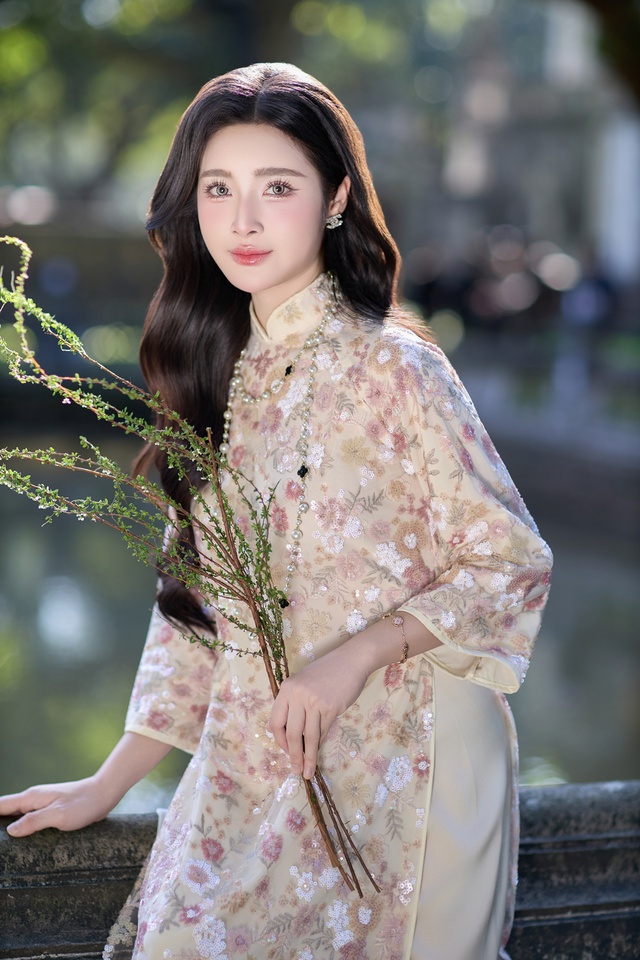 Hoa khôi Thanh lịch Hà Nội 2025 Đinh Hoài An thướt tha trong bộ ảnh đón thu- Ảnh 10. Đinh Hoài An duy trì lối sống khỏe mạnh