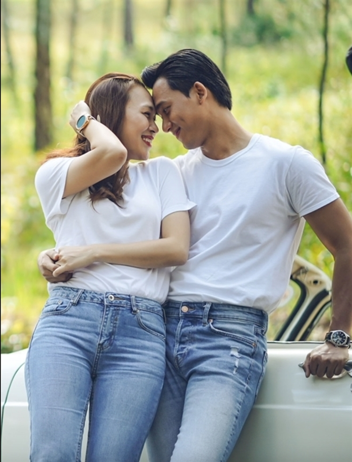 Hình ảnh liên quan đến nghi vấn tình cảm giữa 2 nghệ sĩ