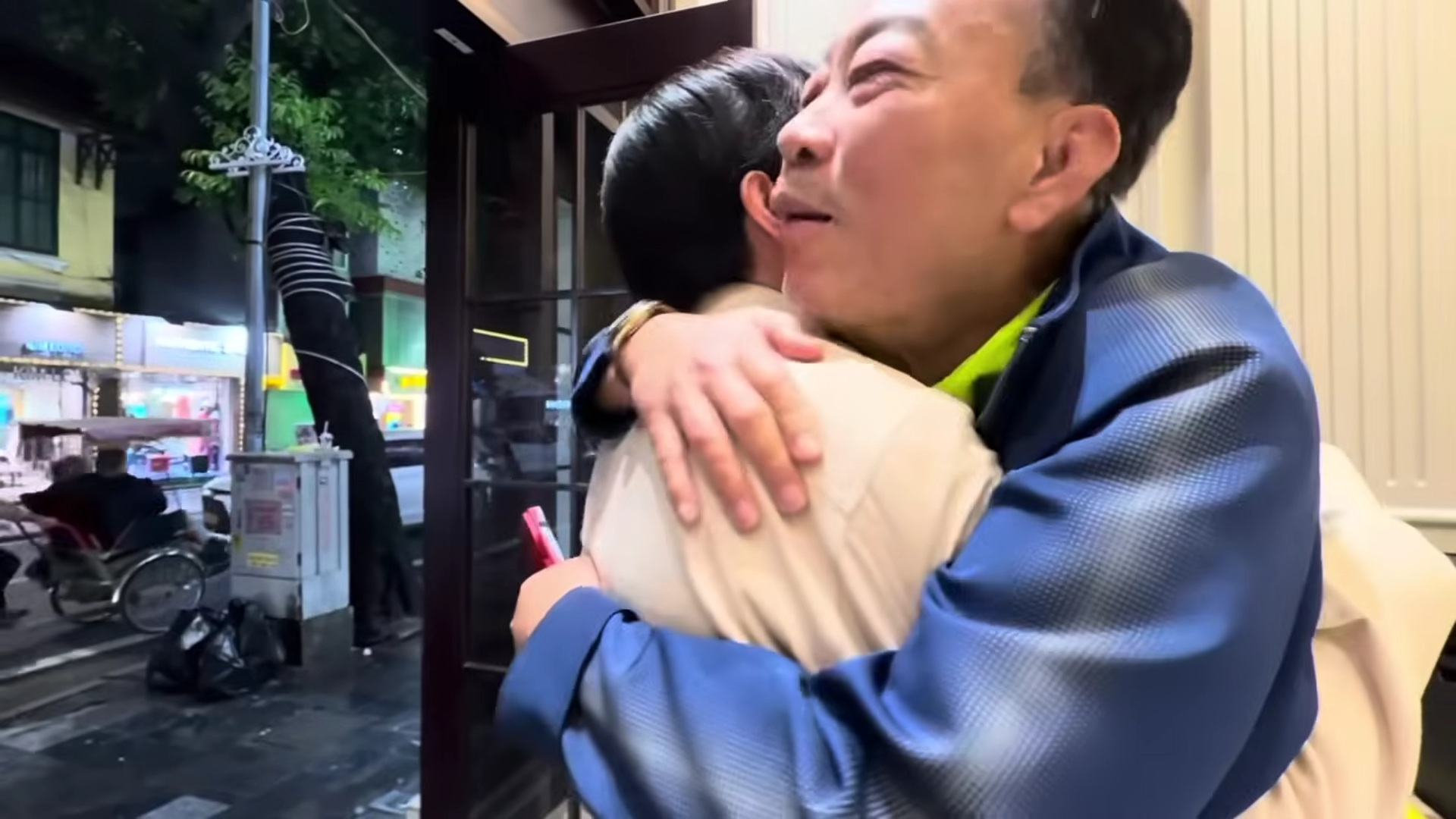 Không khí sôi động tại liveshow kỷ niệm 30 năm của Đan Trường