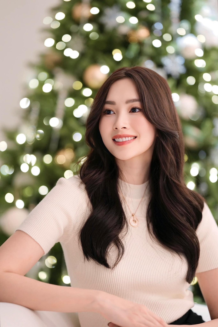 Nhan sắc rạng ngời của Đặng Thu Thảo sau 13 năm đăng quang