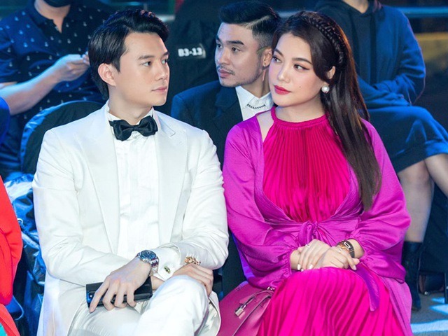 Bạn trai của Trương Ngọc Ánh từng lộ ảnh mượn nợ- Ảnh 2. Hình ảnh Anh Dũng cầm giấy vay tiền