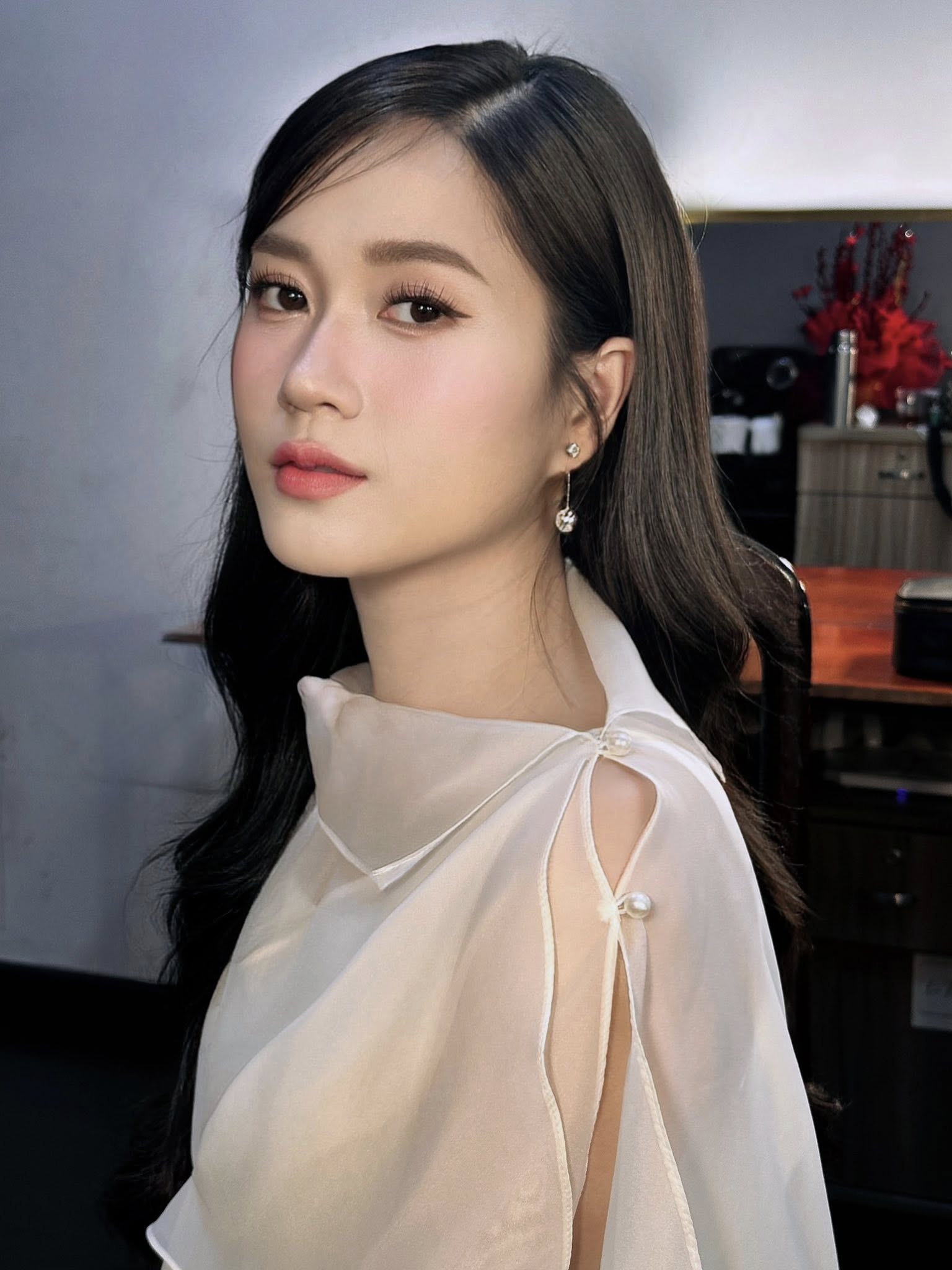 Lâm Vỹ Dạ với ngoại hình mới nhận được nhiều lời khen ngợi