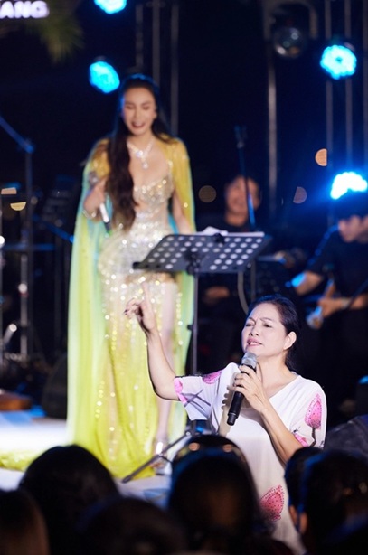 Chu Thúy Quỳnh cùng NSND Hà Thủy Chu Thúy Quỳnh học dưới sự hướng dẫn của Hà Thủy