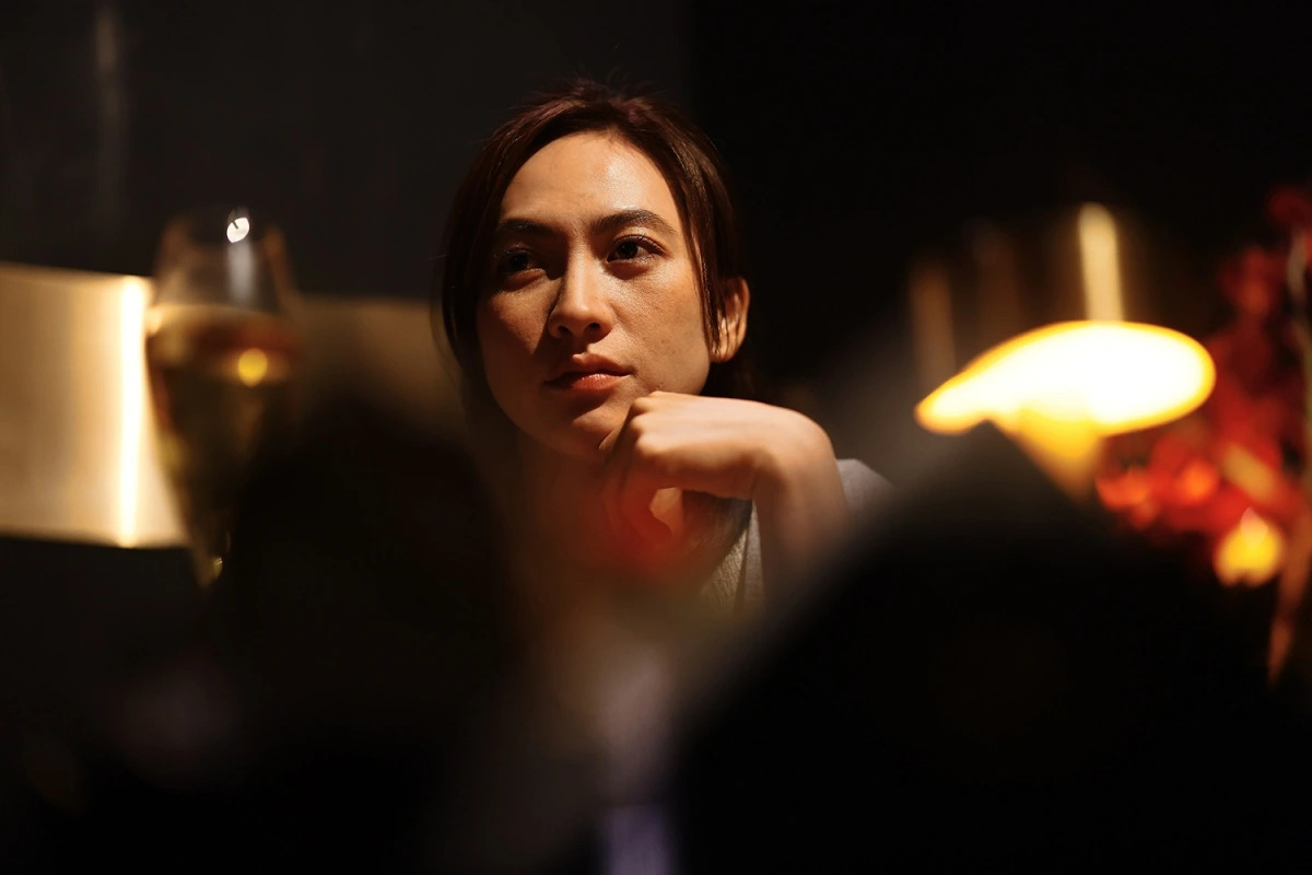 Phương Anh Đào thoải mái để lộ tàn nhang trên khuôn mặt Phương Anh Đào tranh cãi vị trí cuối bảng xếp hạng