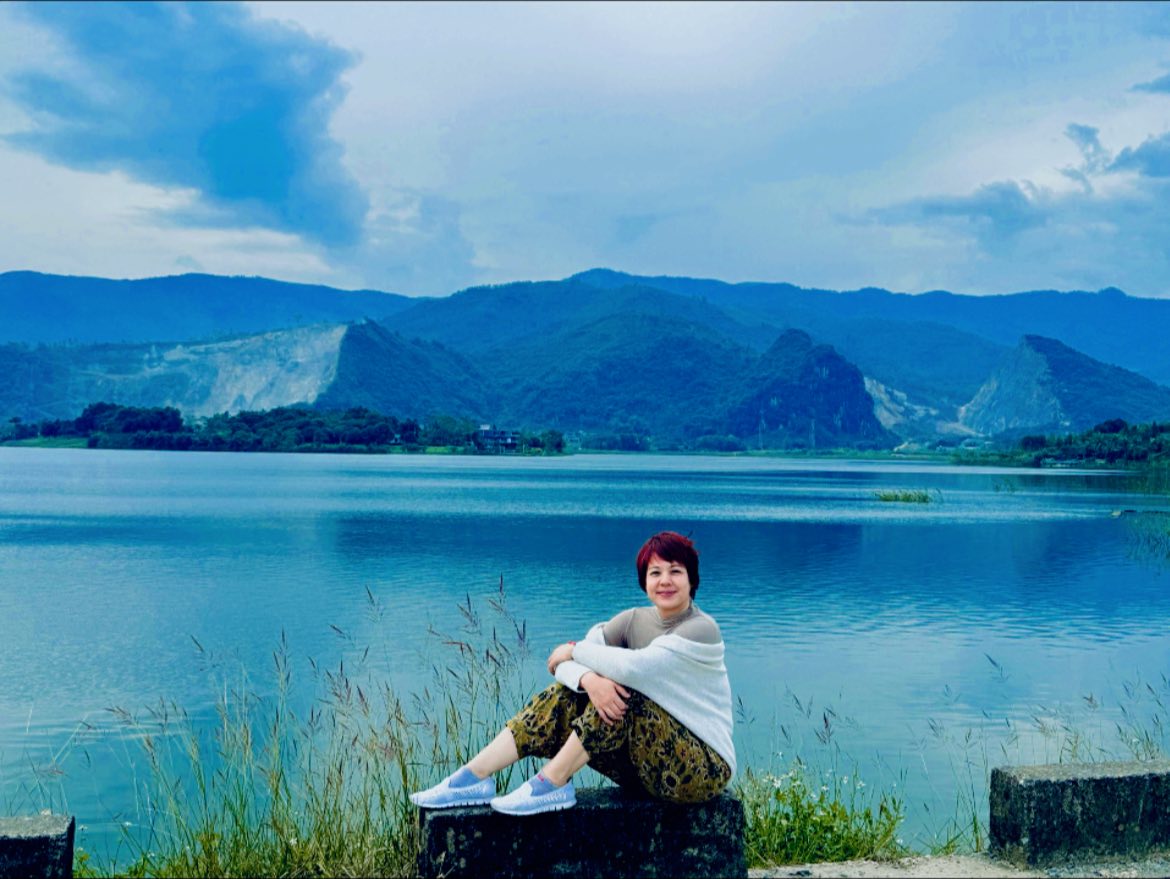 Tài sản hiếm có của MC Diễm Quỳnh ở tuổi 53- Ảnh 3. Nụ cười rạng rỡ thương hiệu của MC Diễm Quỳnh