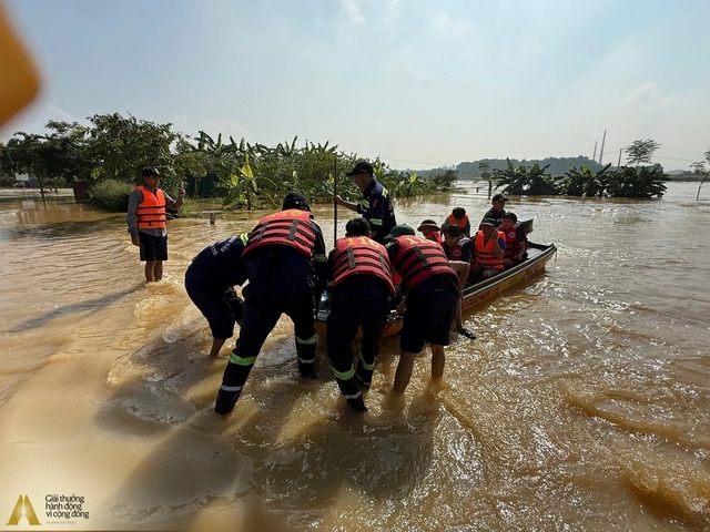 Dự án Tình người trong cơn sóng Hoạt động cứu hộ của dự án Tình người trong cơn sóng