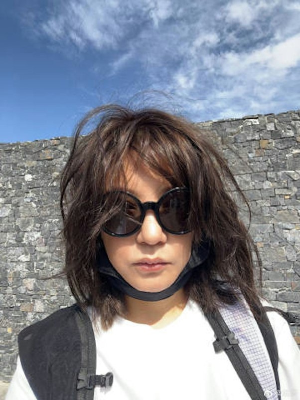 Triệu Vy lên tiếng về tin đồn qua đời vì ung thư- Ảnh 4. Triệu Vy tận hưởng cuộc sống kín tiếng