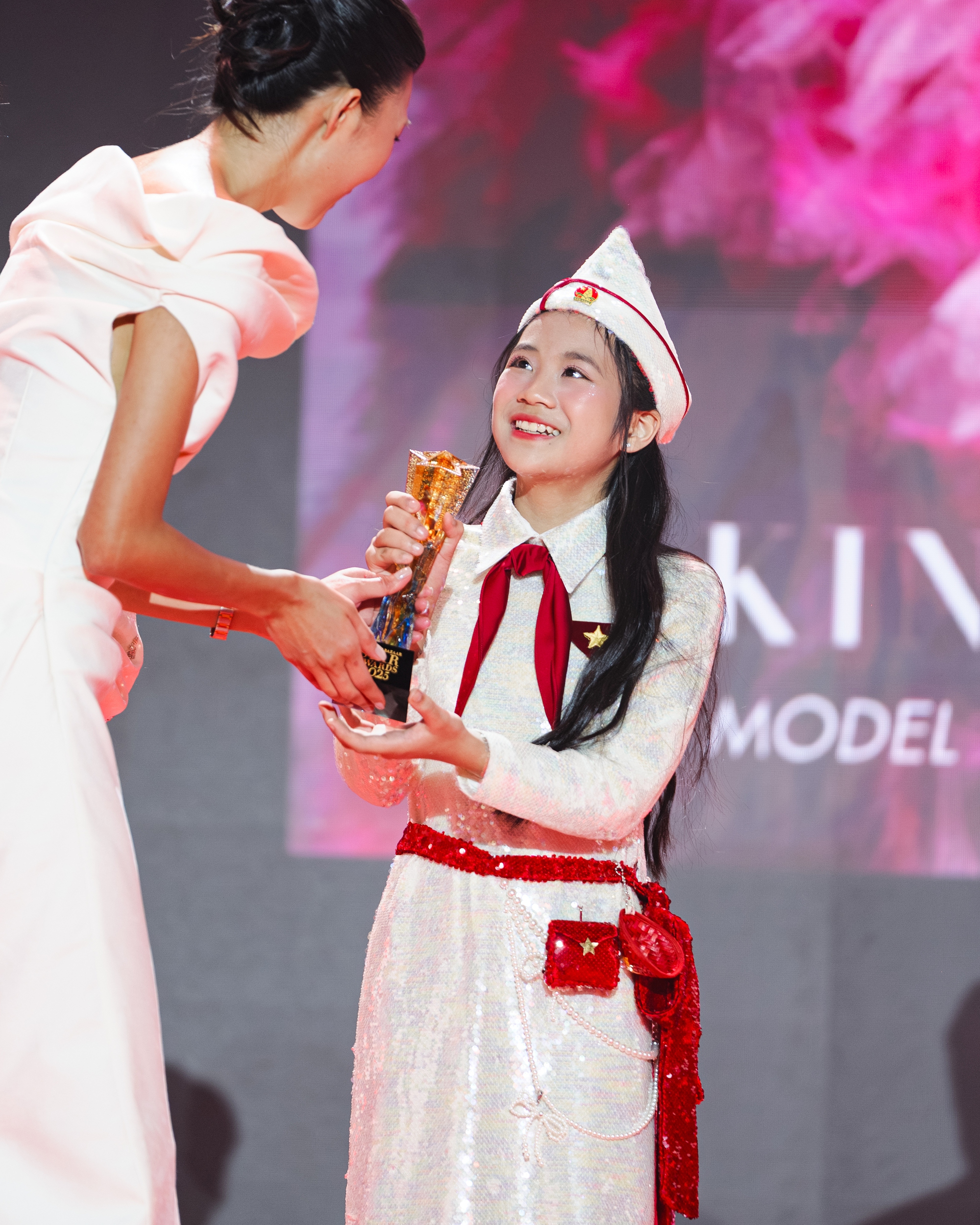 An Cát Diệp được vinh danh 'Kid Model of the Year' An Cát Diệp tại lễ trao giải Kid Model of the Year