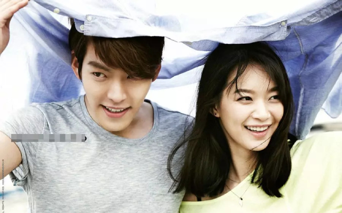 HOT: Shin Min Ah - Kim Woo Bin tuyên bố kết hôn vào tháng 12!- Ảnh 2. Kim Woo Bin tuyên bố kết hôn với Shin Min Ah bằng lá thư viết tay