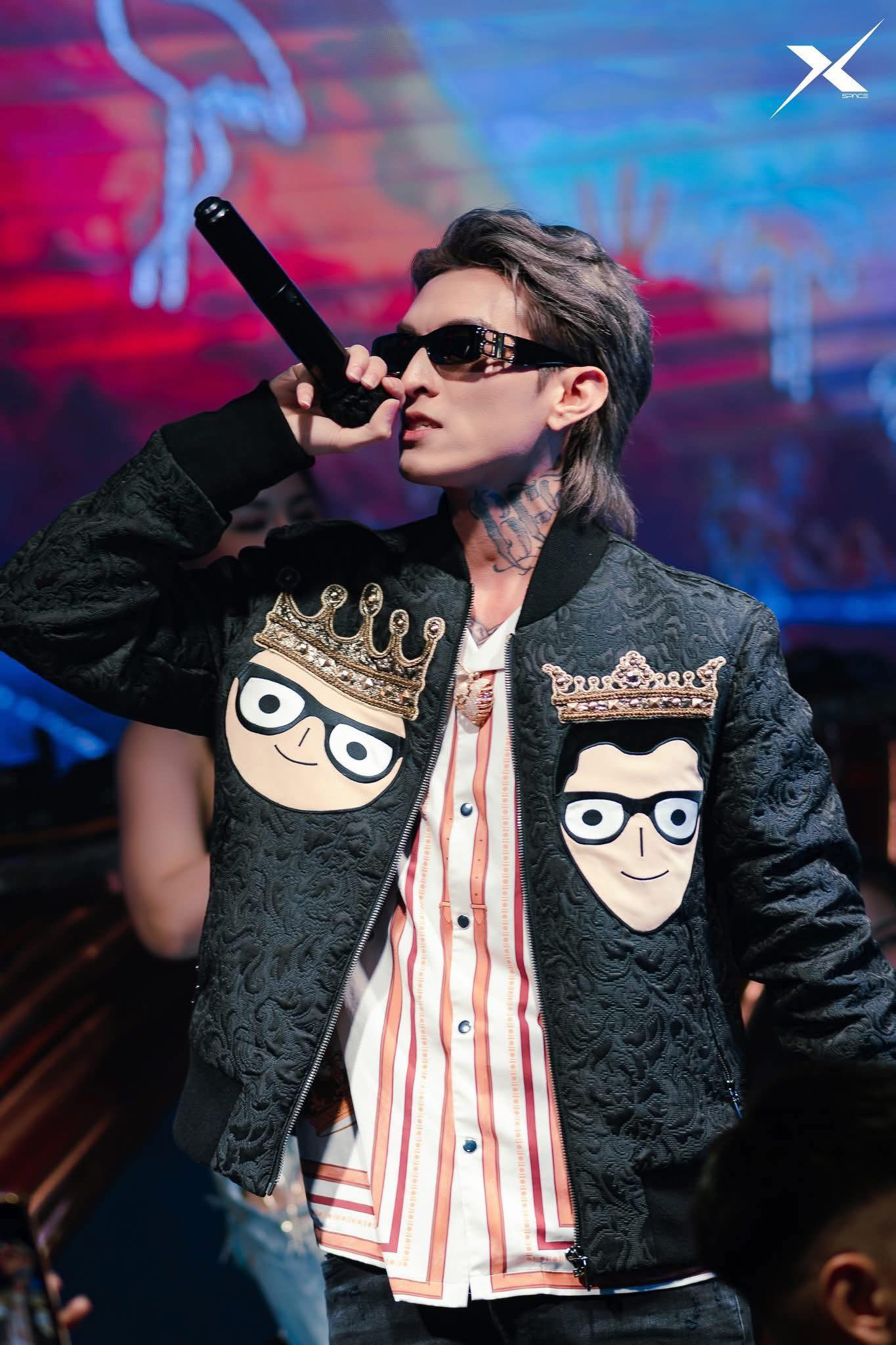 Sử dụng tên Bình Gold gây hiệu ứng bàn tán thiếu tôn trọng khán giả Tên Bình Gold được sử dụng gây tranh cãi